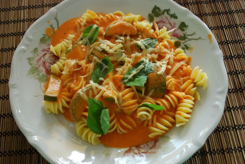 Fusilli z cukinią w sosie pomidorowo-mascarpone
