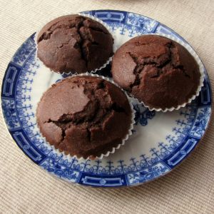 Bezglutenowe muffiny kakaowe z nutką pomarańczy