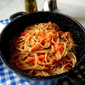 spaghetti z pieczonymi pomidorami